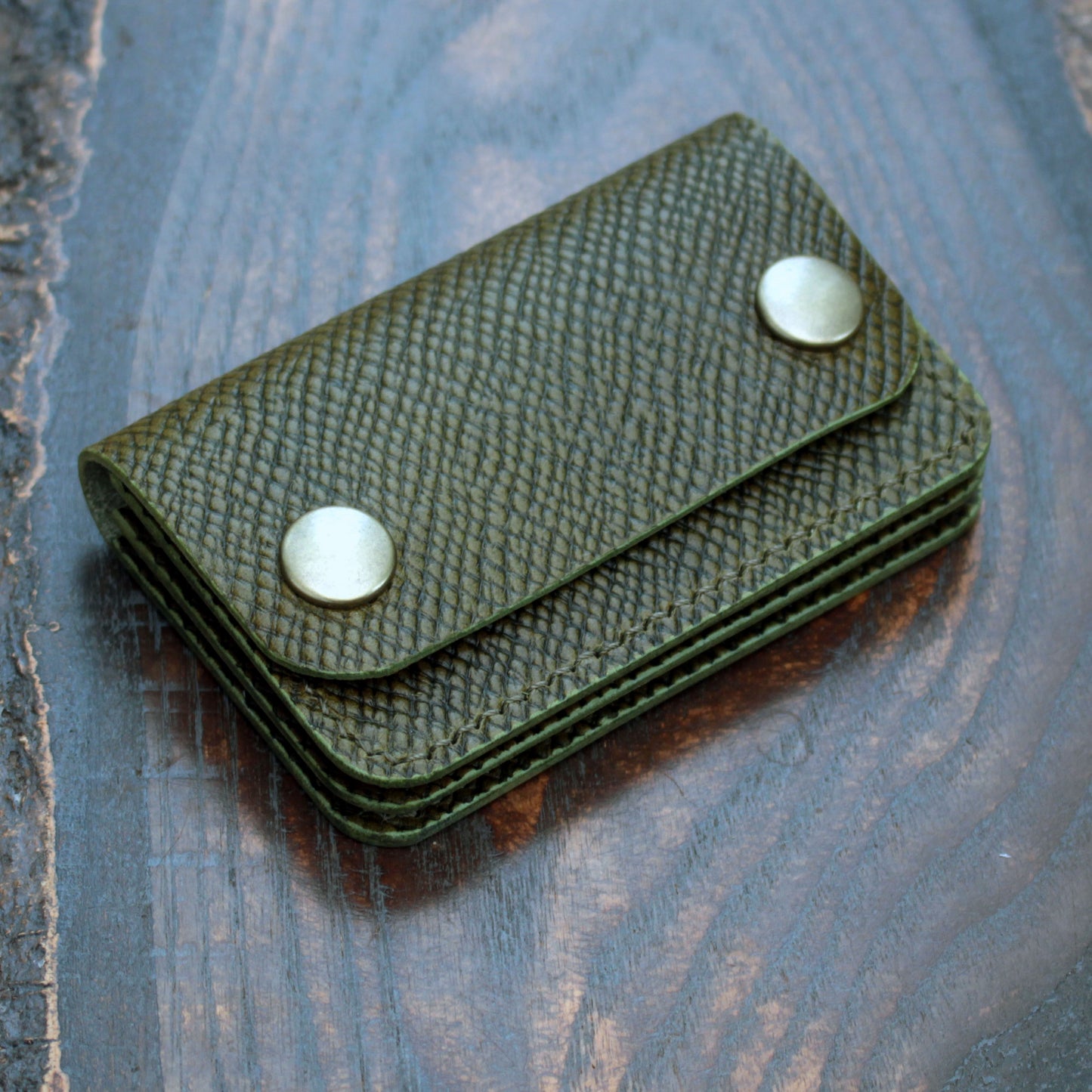 Leather triple pocket cardholder handmade in olive green hatched Buttero