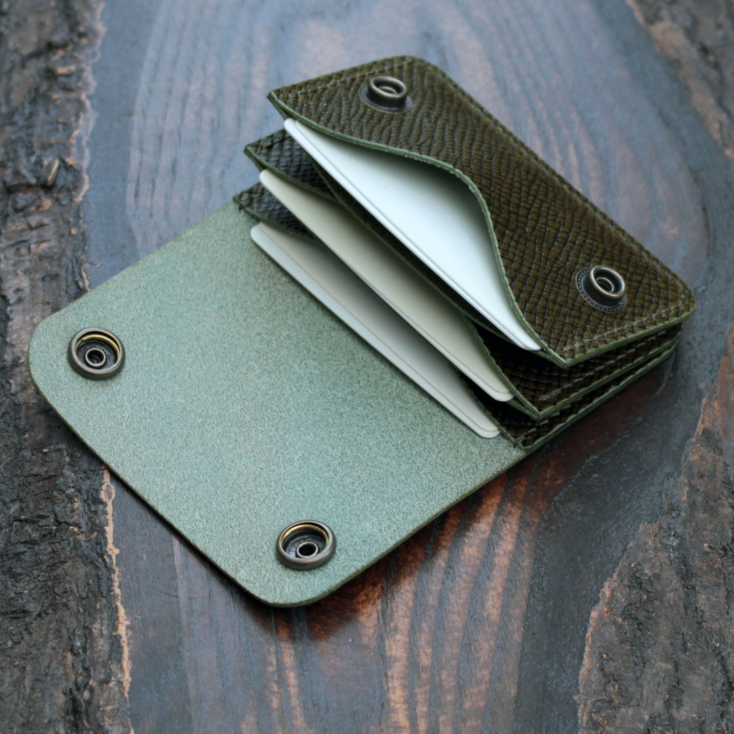 Leather triple pocket cardholder handmade in olive green hatched Buttero