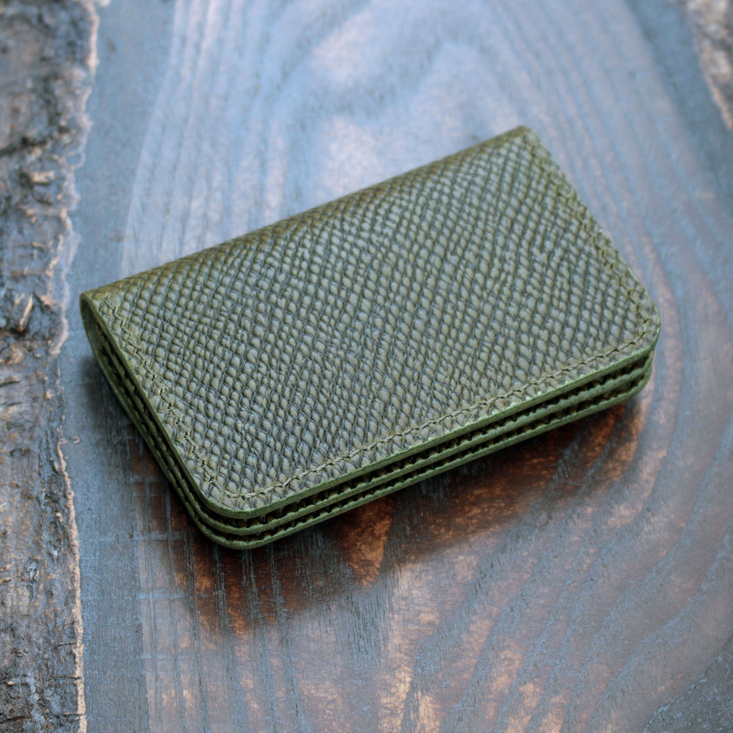 Leather triple pocket cardholder handmade in olive green hatched Buttero