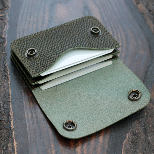 Leather triple pocket cardholder handmade in olive green hatched Buttero