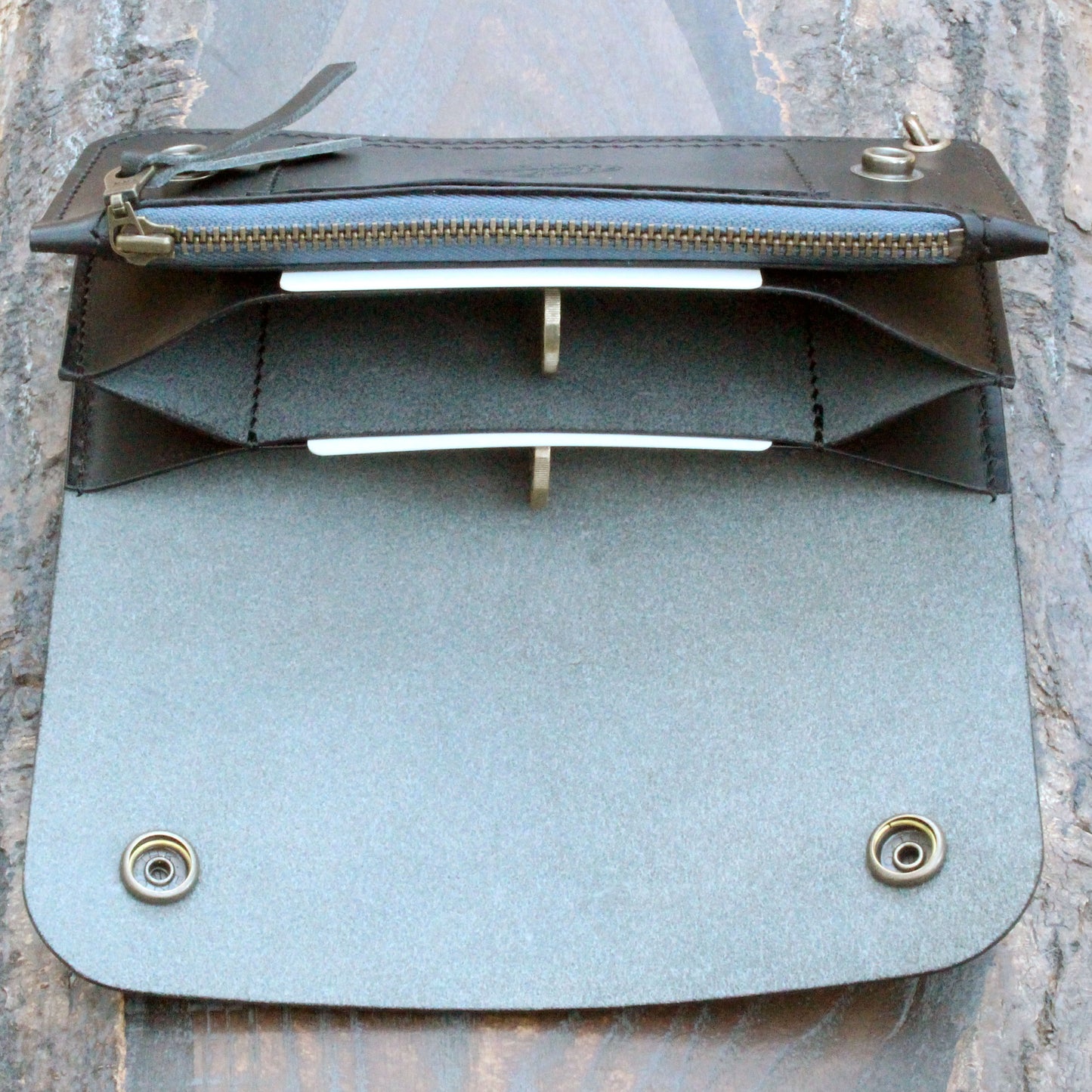 Long triple trucker wallet in black Buttero