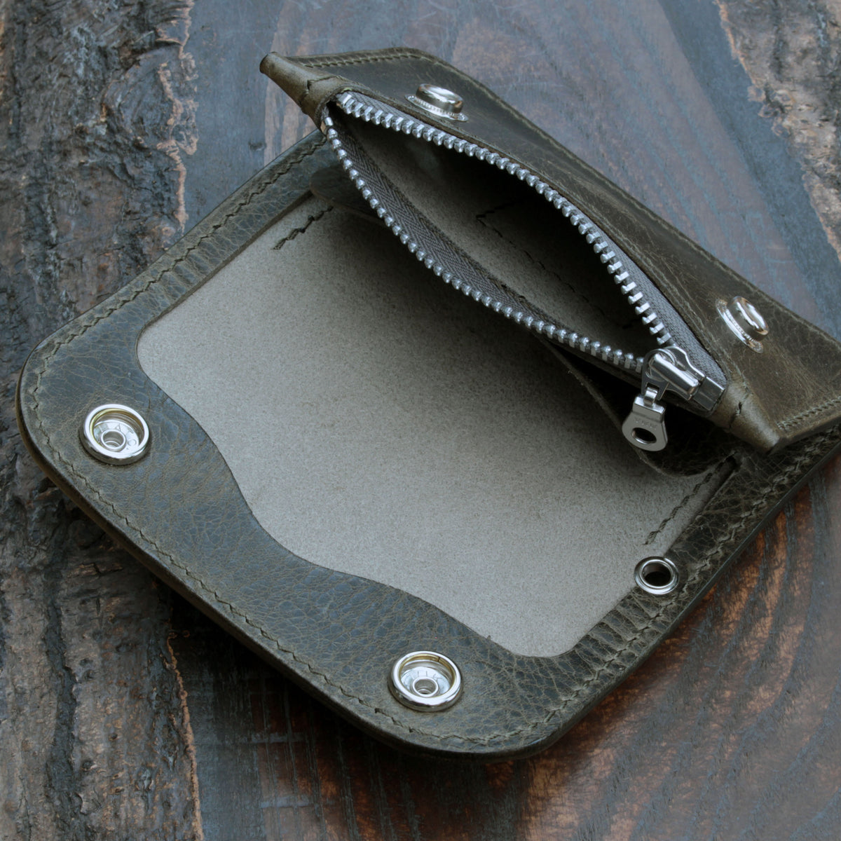 Handmade leather short trucker wallet – Grigio Badalassi Wax