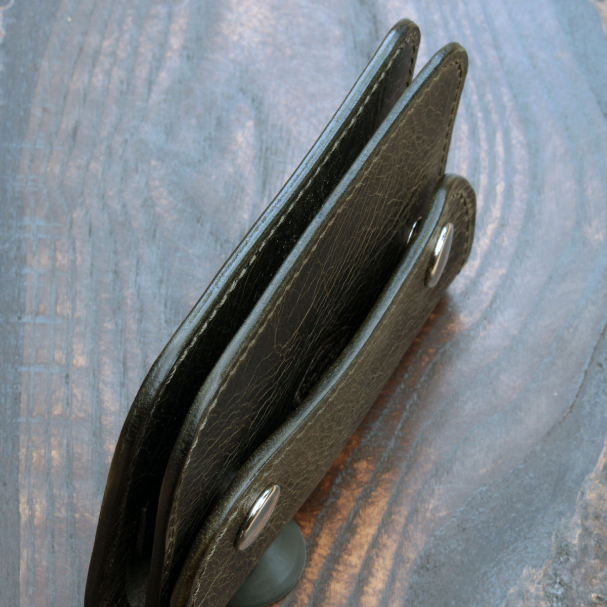 Handmade leather short trucker wallet – Grigio Badalassi Wax