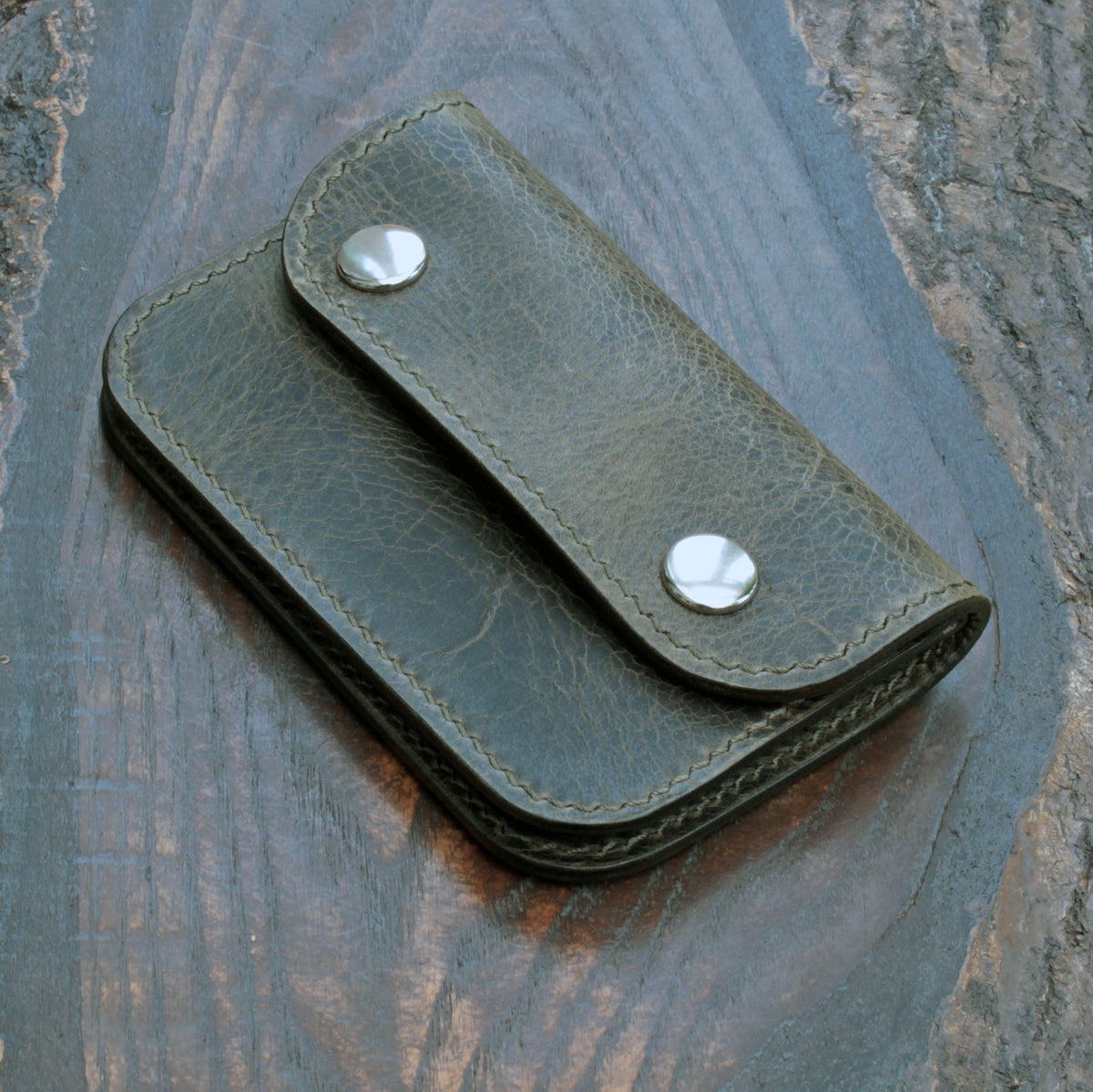 Handmade leather short trucker wallet – Grigio Badalassi Wax