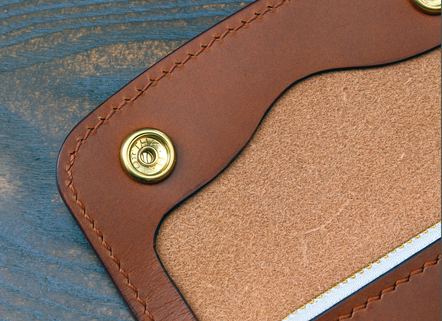 Short trucker wallet in whiskey Buttero leather