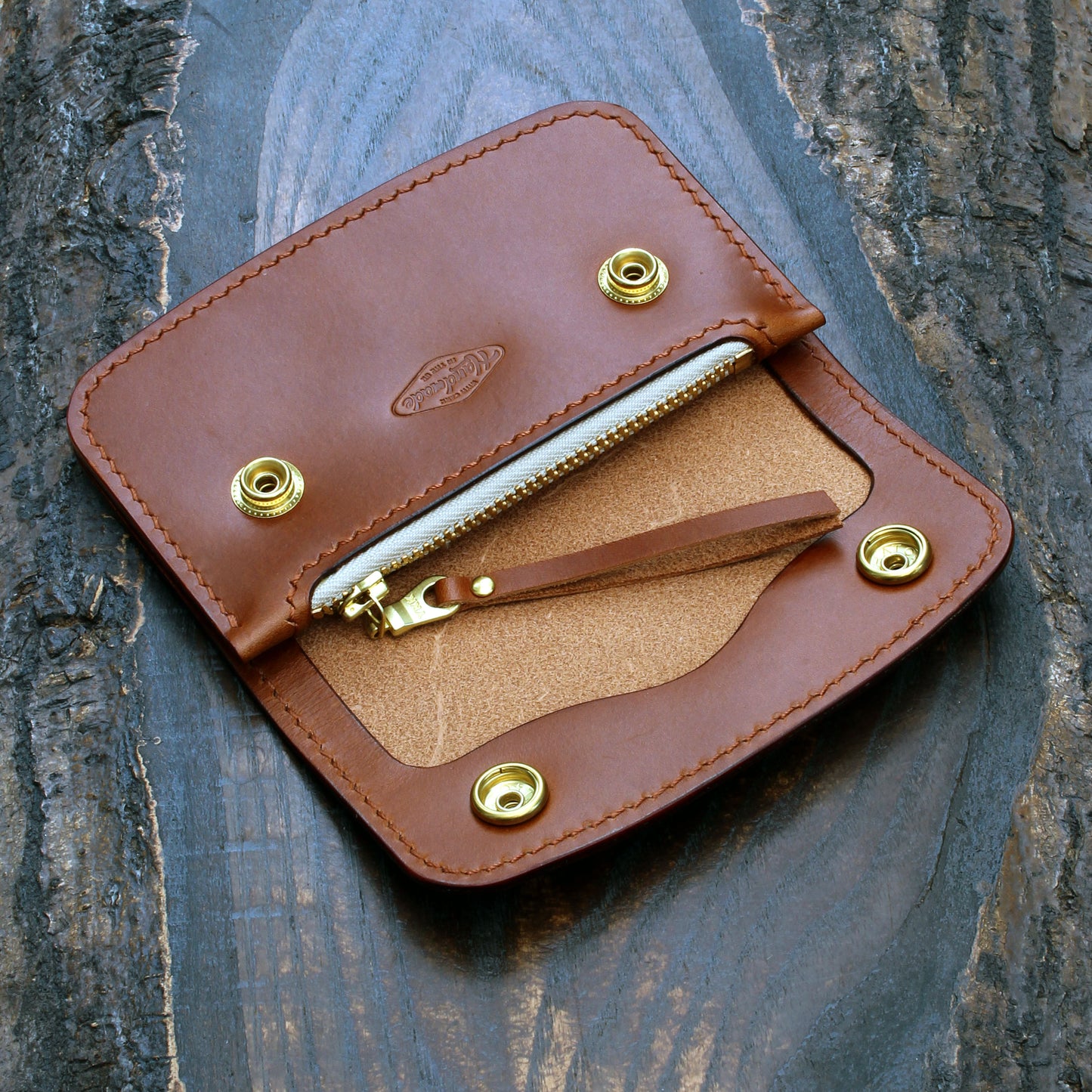 Short trucker wallet in whiskey Buttero leather