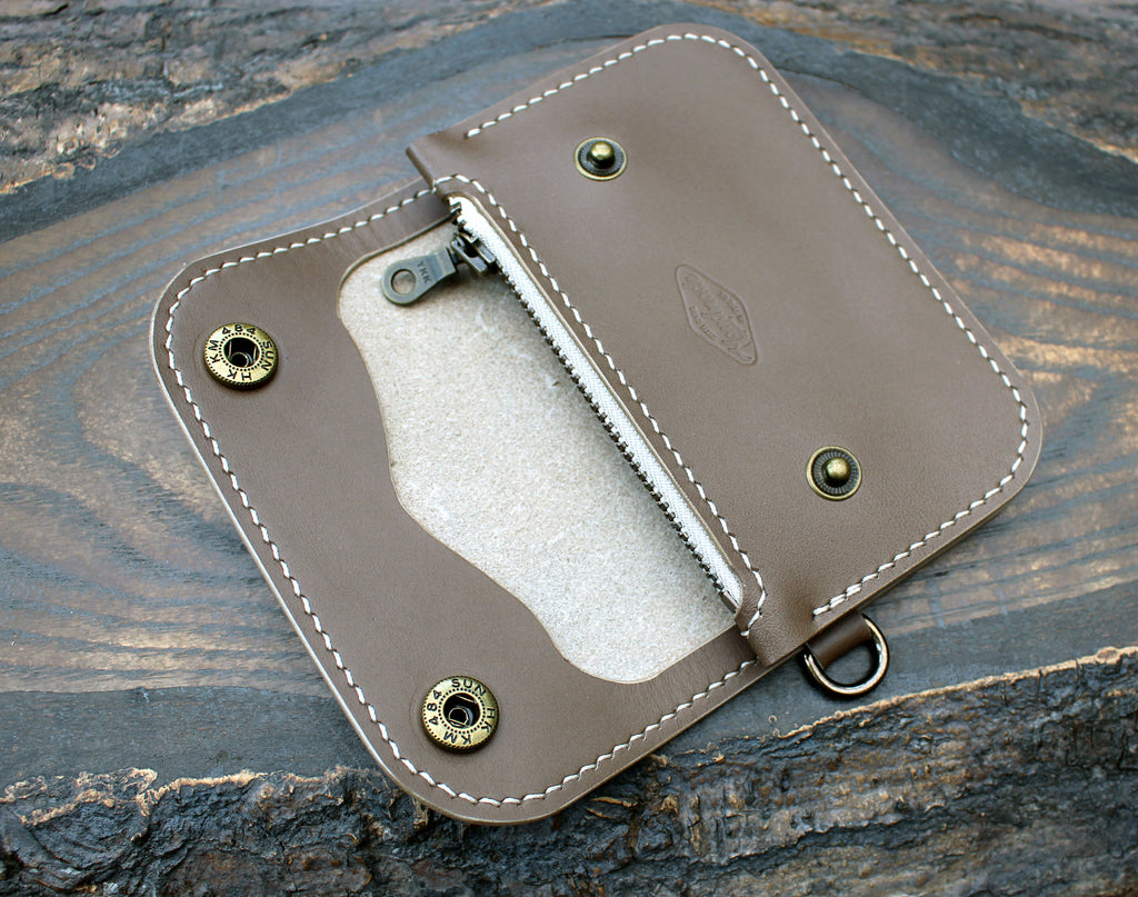 Unique trucker snap wallet in taupe brown Buttero leather | Buck&Hide